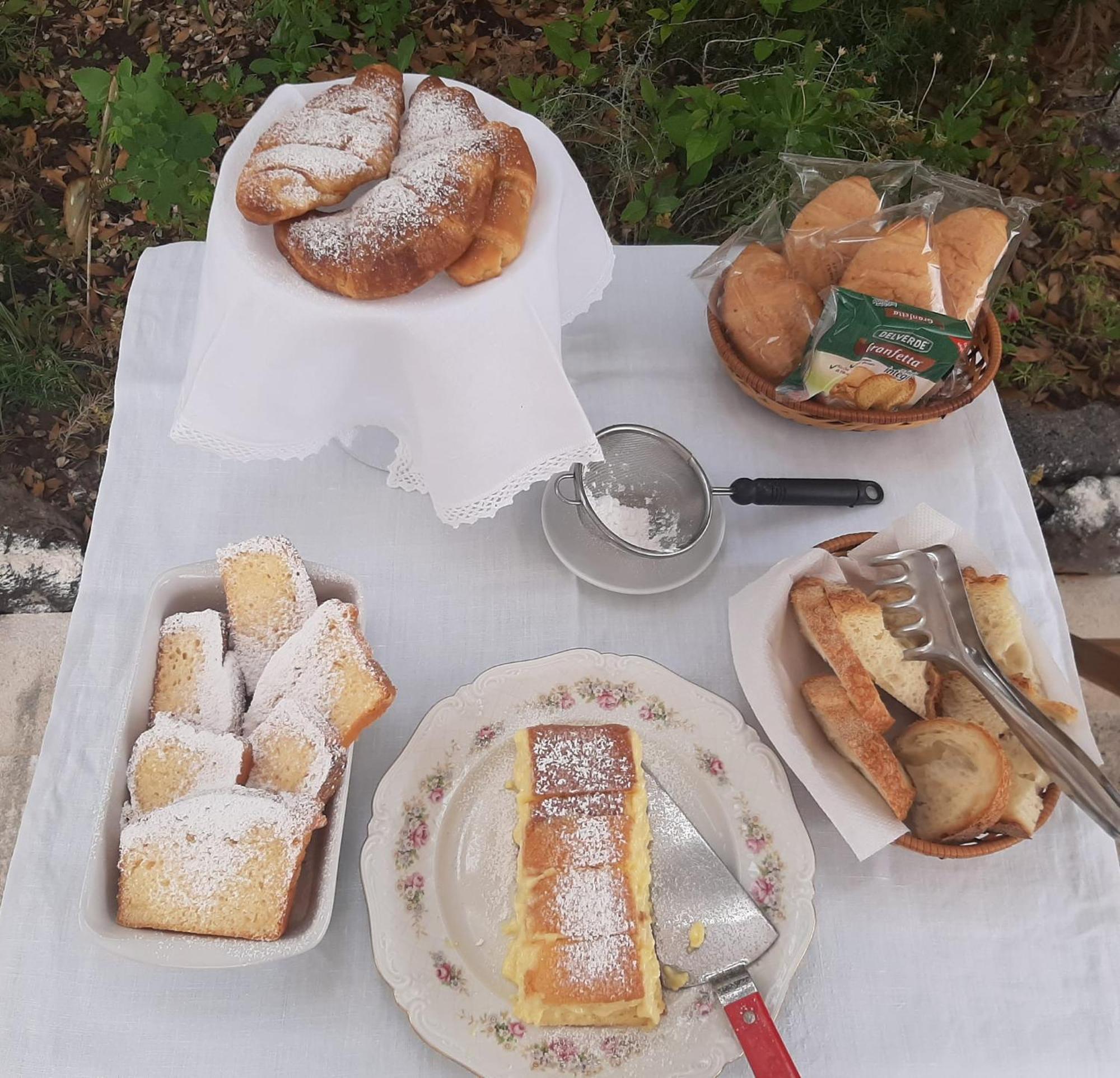 B&B Il Giardino Del Barone Pozzomaggiore Εξωτερικό φωτογραφία